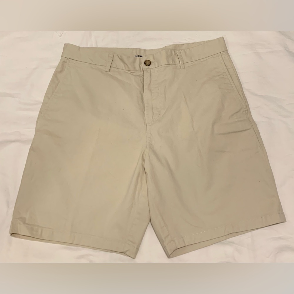 Old Navy Tan Flat Front Shorts Versatile Style
Size 36